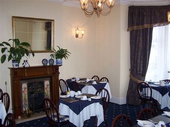 dinning room2009 (2).jpg